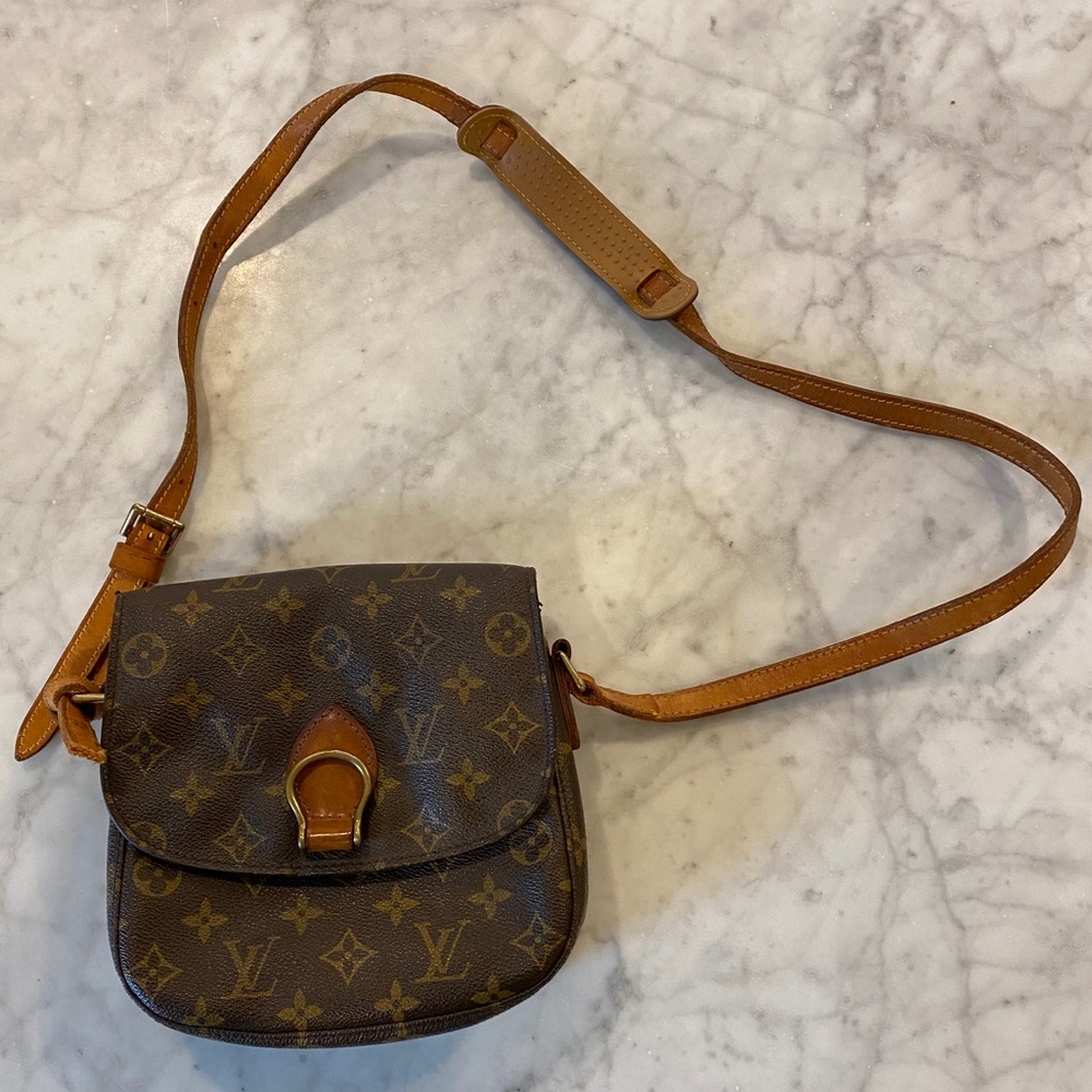 Authentic cross body Luis Vuitton